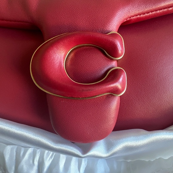❤️Coach Pillow Tabby Shoulder Bag 26 ~ Red Apple Leather 🍎 - Picture 13 of 13
